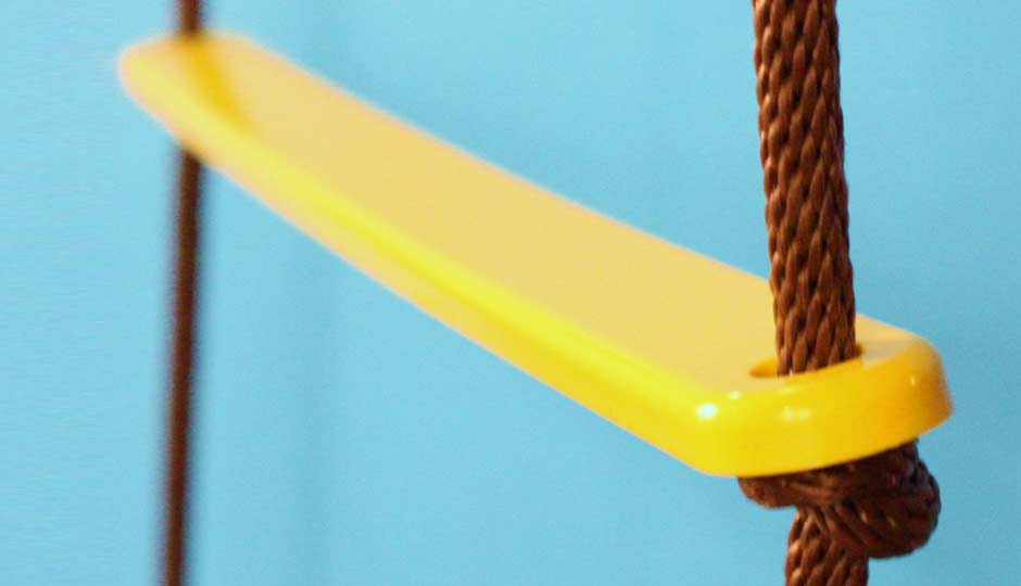 yellow chicken swing detail